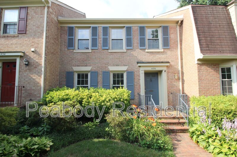 Arlington House: 436 N Park Dr