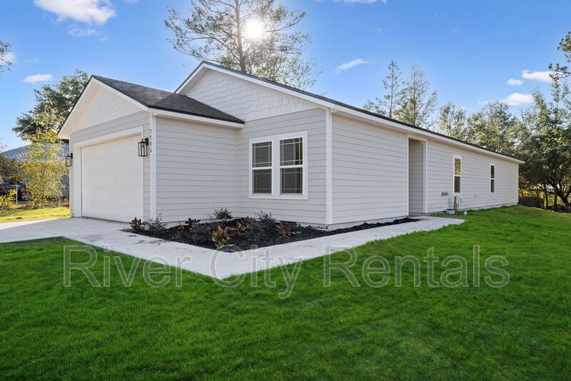 Keystone Heights House: 7596 Silver Sands Rd