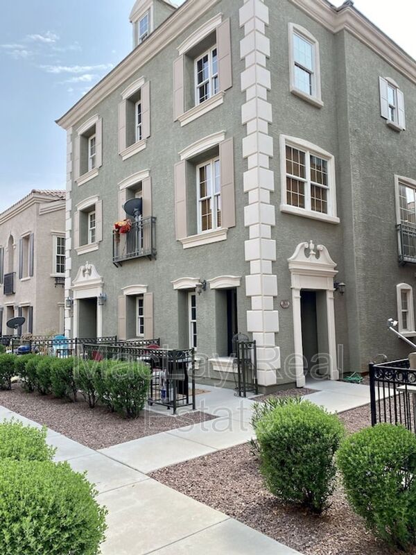 Gilbert Townhome: 2631 S Key Biscayne dr