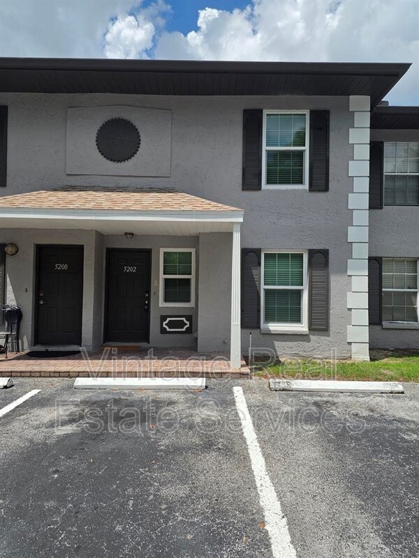 Tampa House: 5202 Sunridge Palms Dr