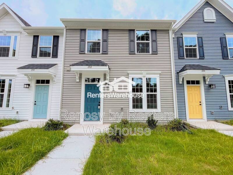 Suffolk House: 202 Reids Place Drive