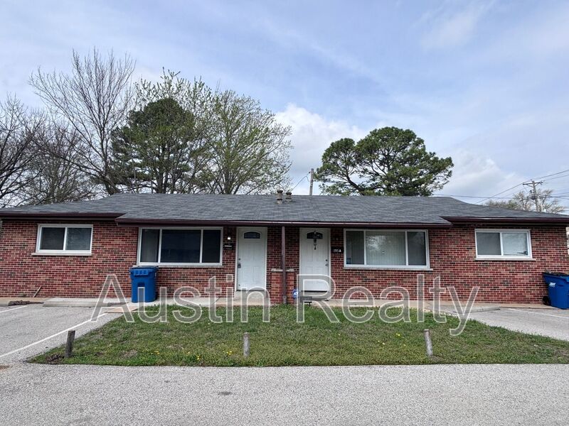 Saint Louis Condo: 8634 Burton Ave