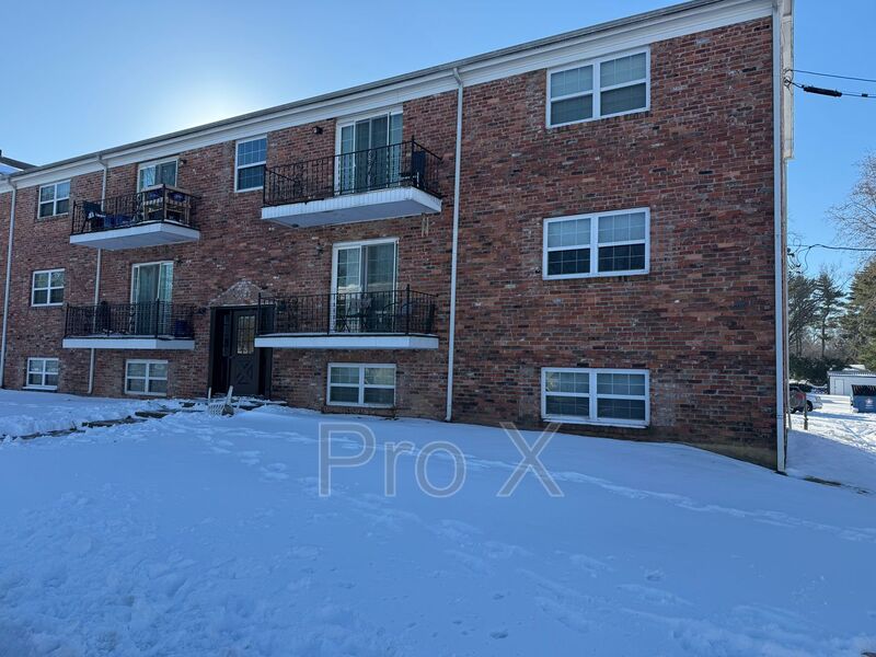 Carthage Condo: 124 E Highland