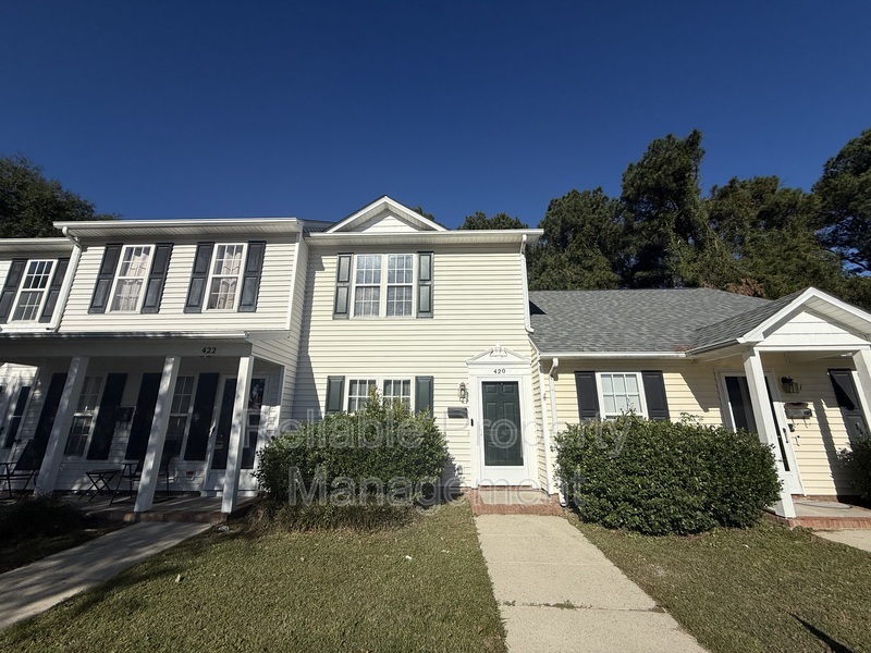 Smithfield Townhome: 420 E Rose Street