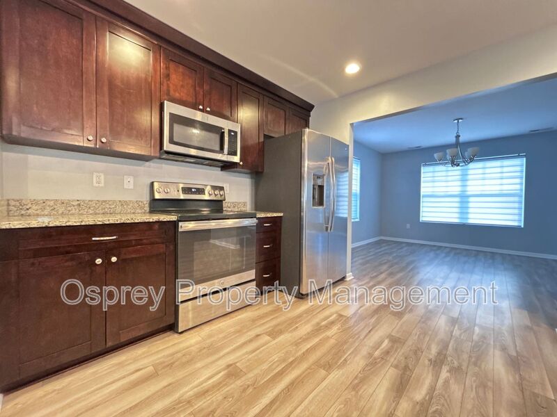 Charming 4-Bed, 2.5-Bath Coastal Cottage – Norfolk Gem!  - Photo 3