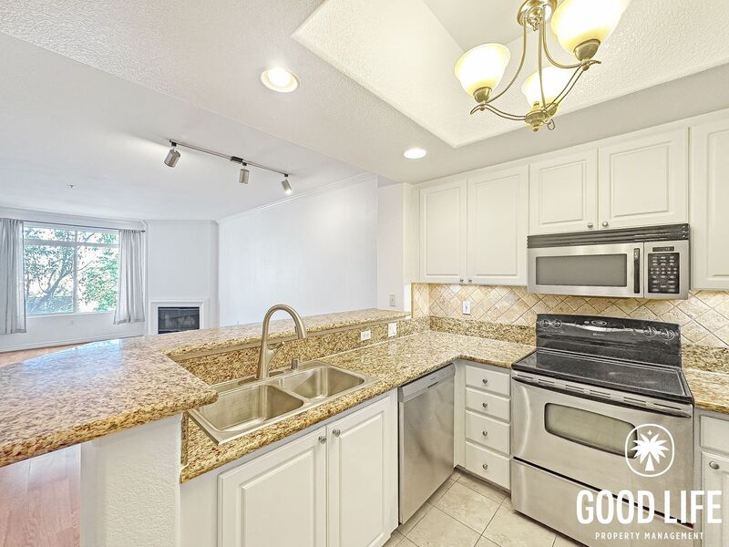 La Jolla Condo: 9293 Regents Rd