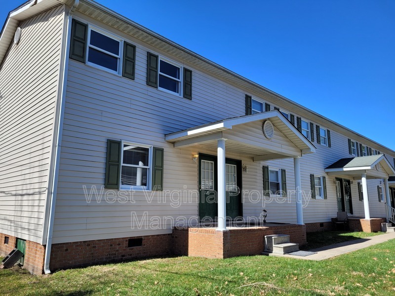 Mt. Hope Townhome: 581 Prosperity Road