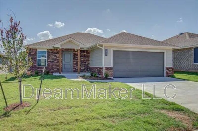 Chickasha House: 2401 S. 28th Terrace