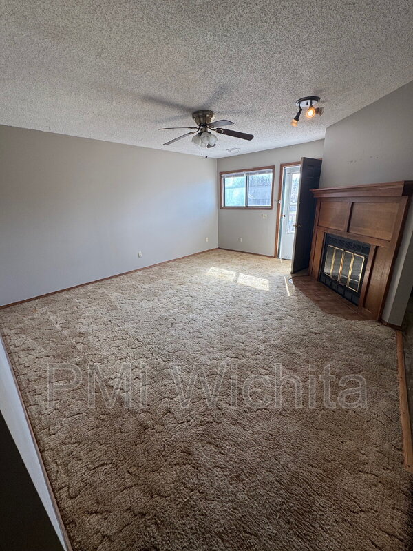 Derby Condo: 206 Osage