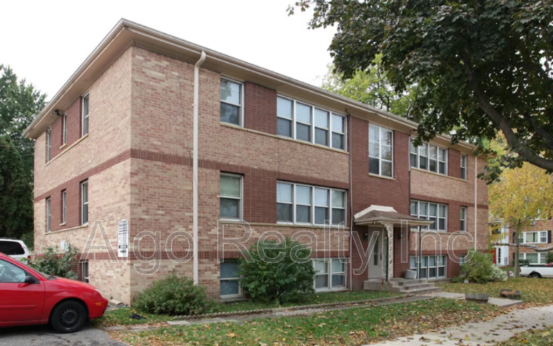 Minneapolis Condo: 2419 Plymouth Avenue North - 102