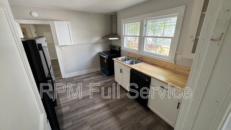 Madison Condo: 423 Maple Street