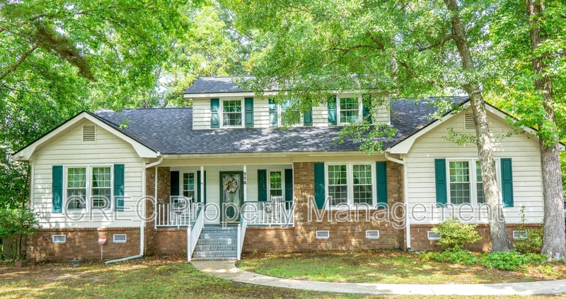 Goose Creek House: 114 Queensbury Circle