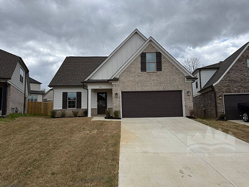 Oakland House: 340 Maple St