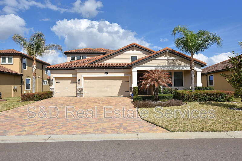 Lakeland House: 3953 Aquilla Drive