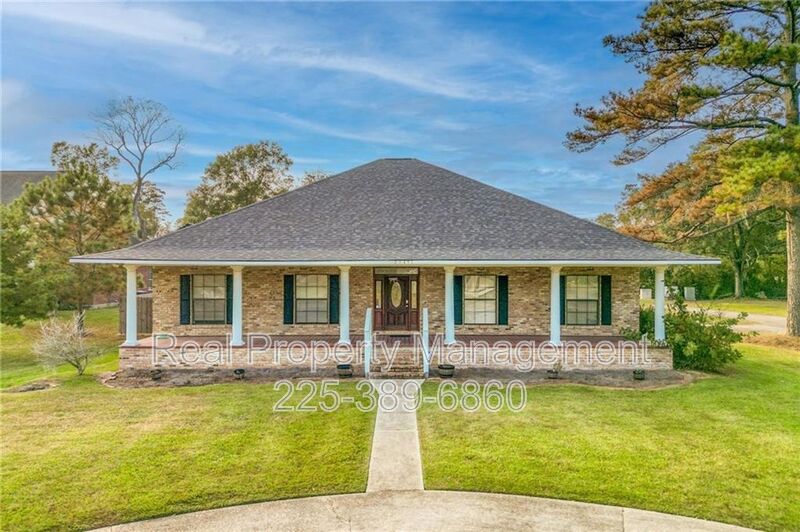 Denham Springs House: 25491 Plantation Ave.