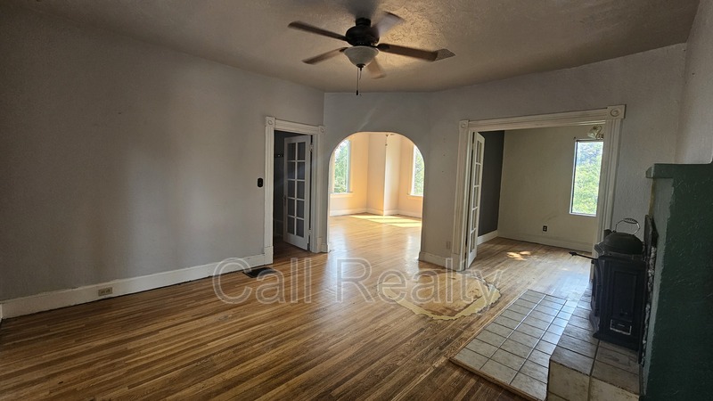 Spokane House: 350 E 10th Ave