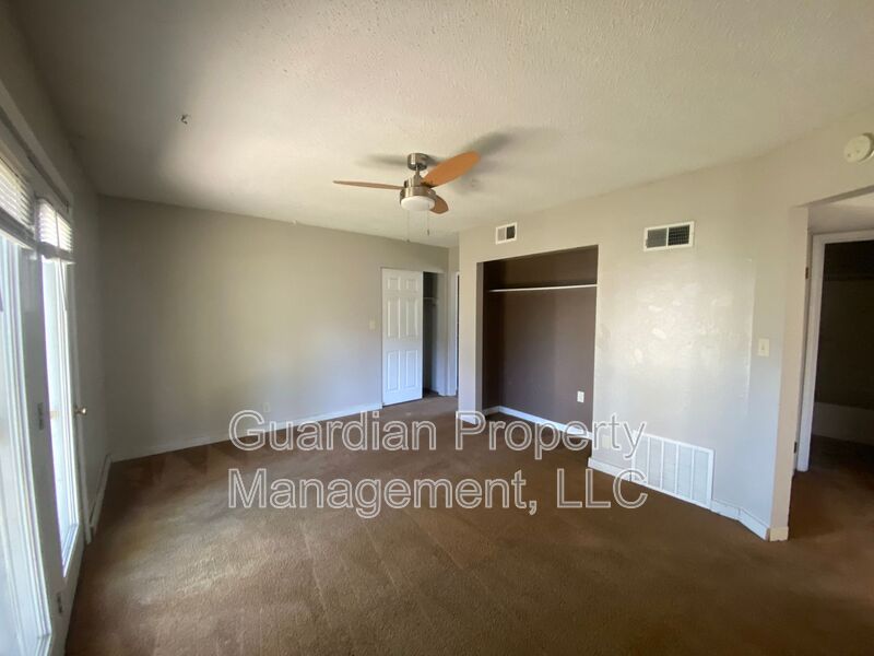 Maryville House: 523.5 W 8th