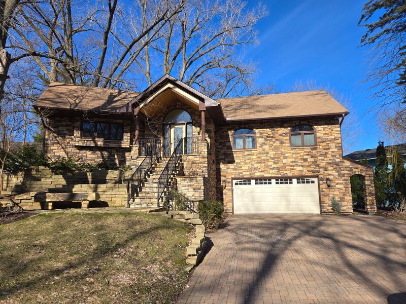 Excelsior House: 7210 Juniper Ave