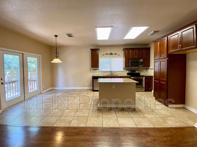 FABULOUS 4 bed/2.5 bath home in Champion Springs with Wood Floors/Granite Countertops and more! - Preview 4