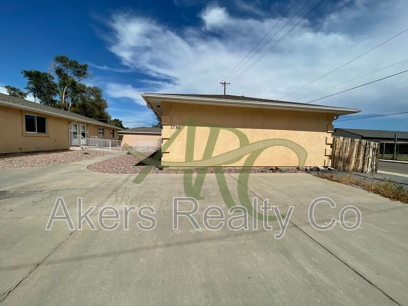 Pueblo House: 2730 Poplar St