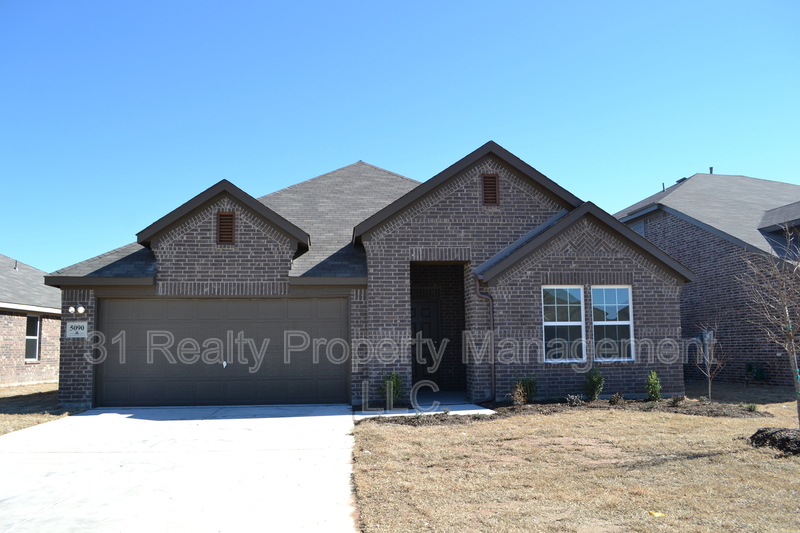 Forney House: 5090 Royal Springs Dr