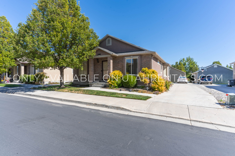 Riverton House: 12461 S Mayan St