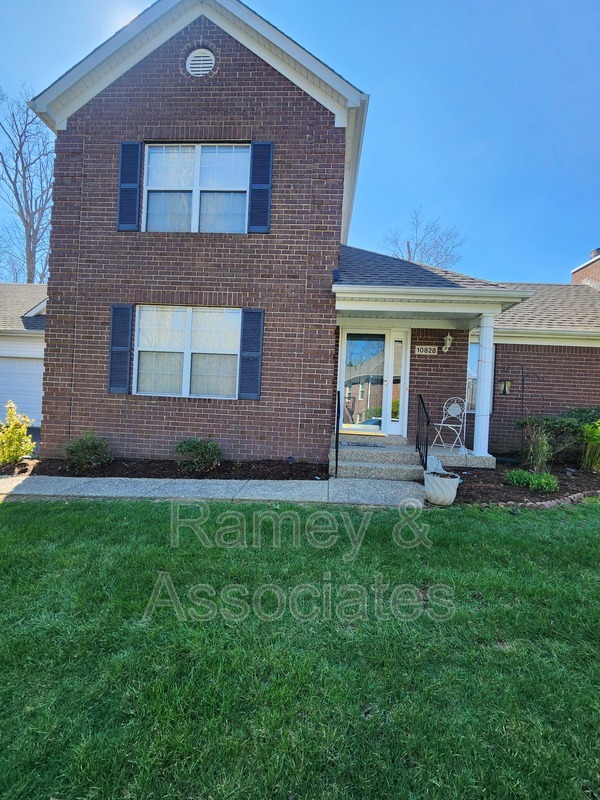 Louisville Townhome: 10828 Glenway Place