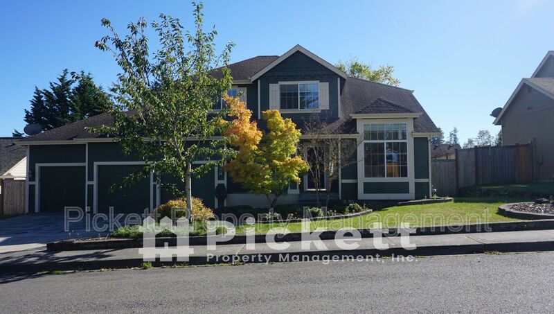Poulsbo House: 2037 NE Gustaf St