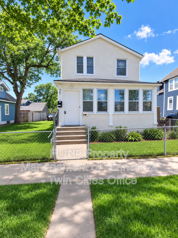 Saint Paul Condo: 987 Churchill Street #1