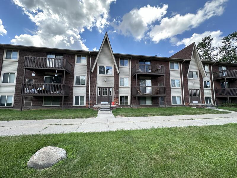 New Boston Condo: 36777 Sibley rd - E