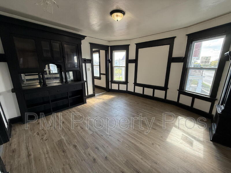 Milwaukee Condo: 2940 N Teutonia Ave