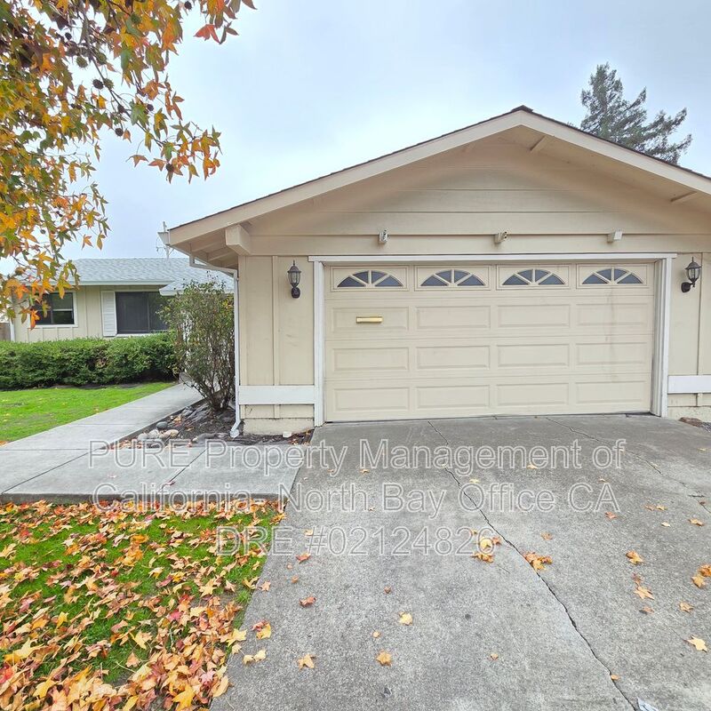 Petaluma House: 1316 South McDowell Blvd