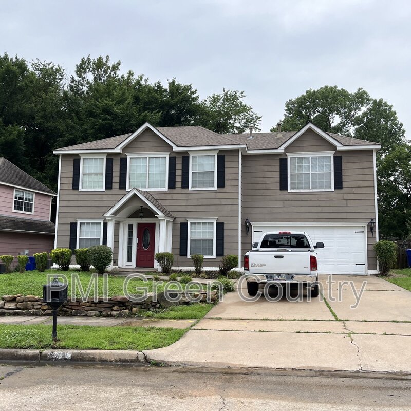 Broken Arrow House: 1608 S Kalanchoe Ave