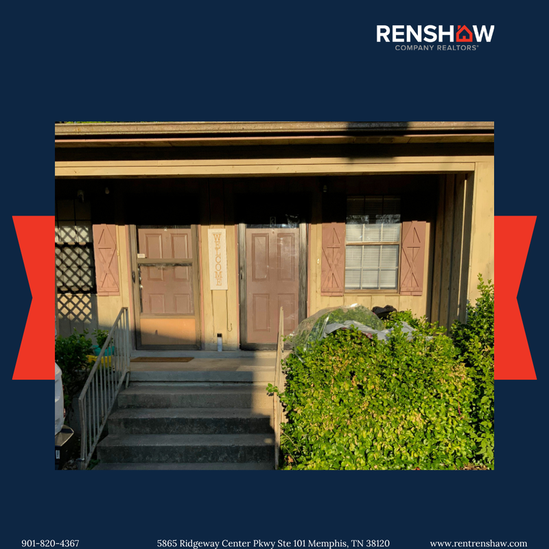 Dyersburg House: 810 E Tickle St