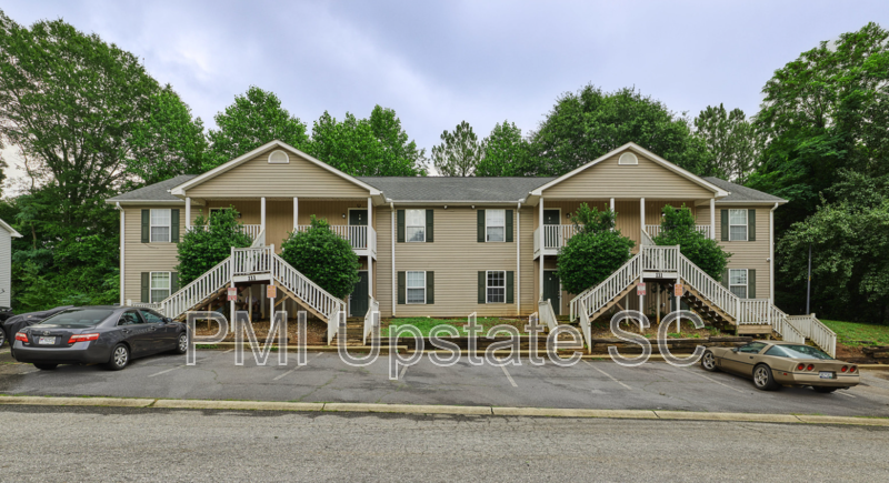 Anderson Condo: 111 Charlestowne Way