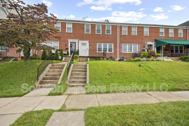 Towson House: 1812 Edgewood Road