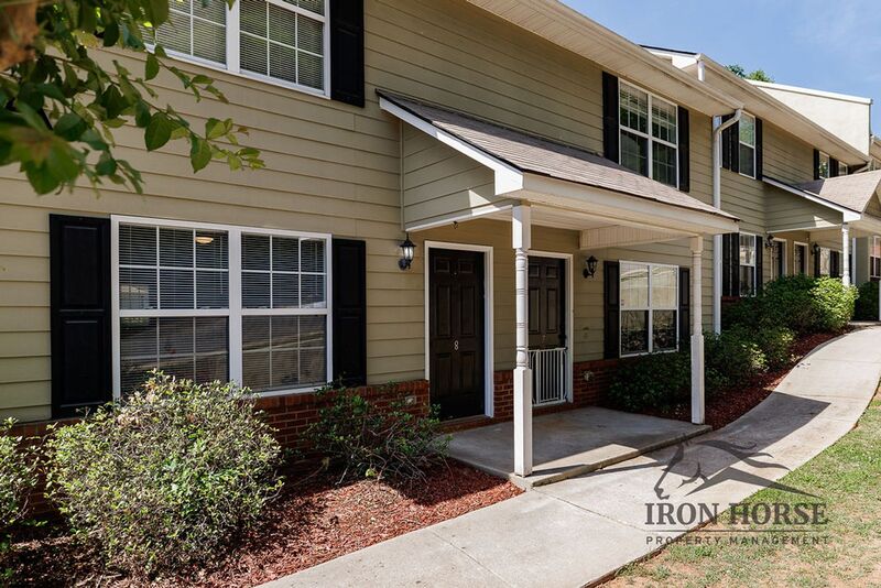 Athens House: 105 Westchester Dr