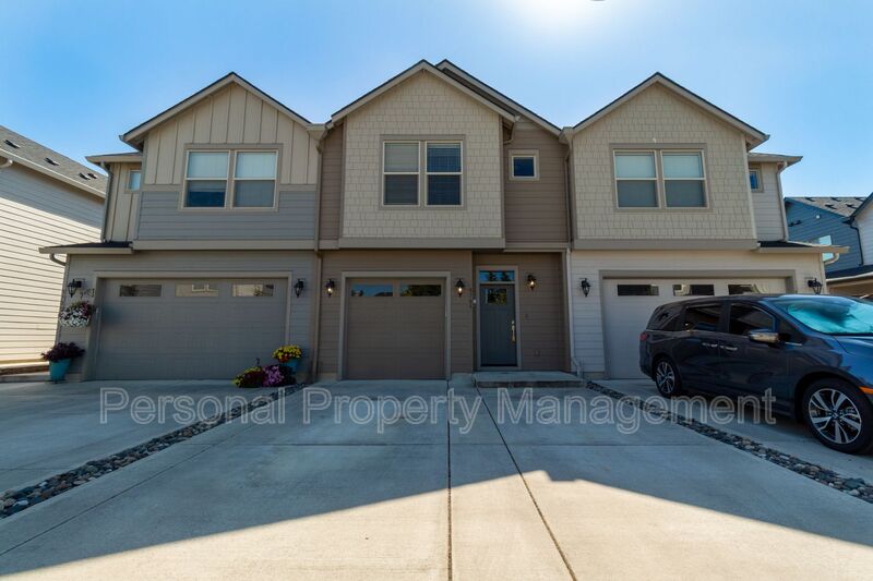 Vancouver Townhome: 5705 NE 59th Way