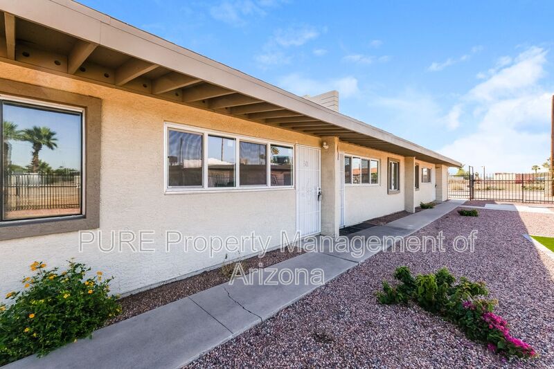 Phoenix Condo: 2101 W Heatherbrae
