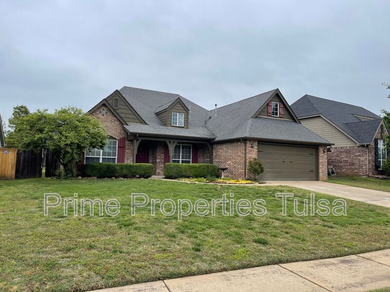 Jenks House: 11725 S. Vine St. W.