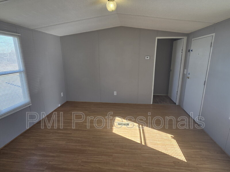 Murfreesboro House: 929 Cranor Rd