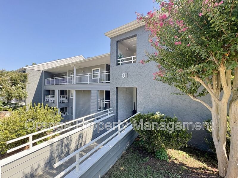 Anderson Condo: 103 Northlake Drive