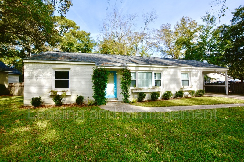 Charleston House: 2 Rosedale Drive