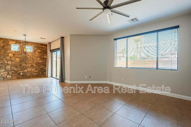 Scottsdale Townhome: 7601 E Roosevelt St