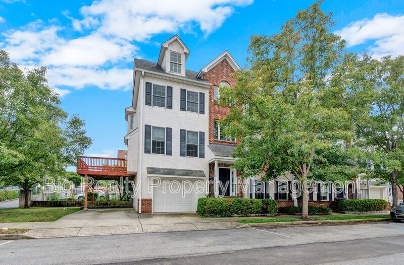 Bridgeport House: 364 Prospect St