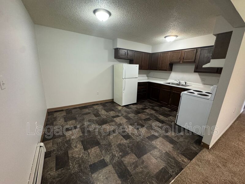 Bismarck House: 1017 S 3rd St