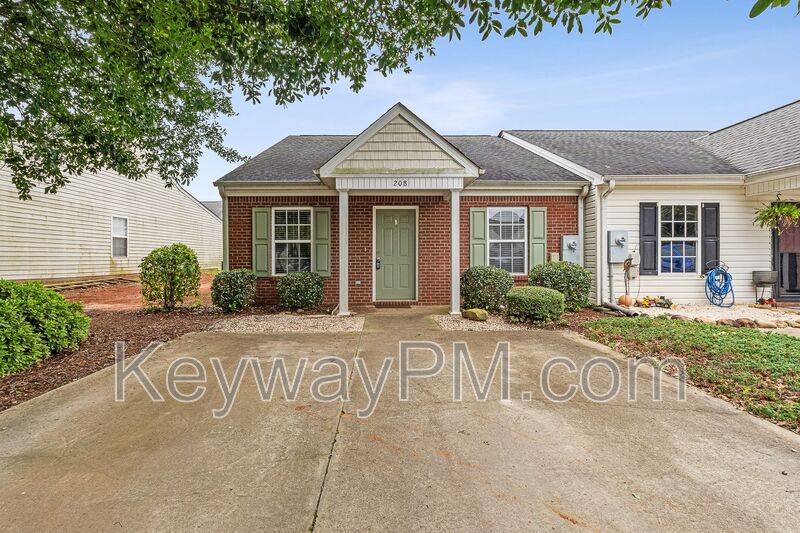 Aiken Townhome: 208 Satomi Way