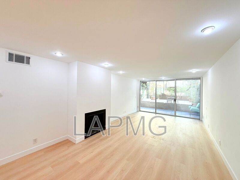 Los Angeles House: 1745 Camino Palmero Street