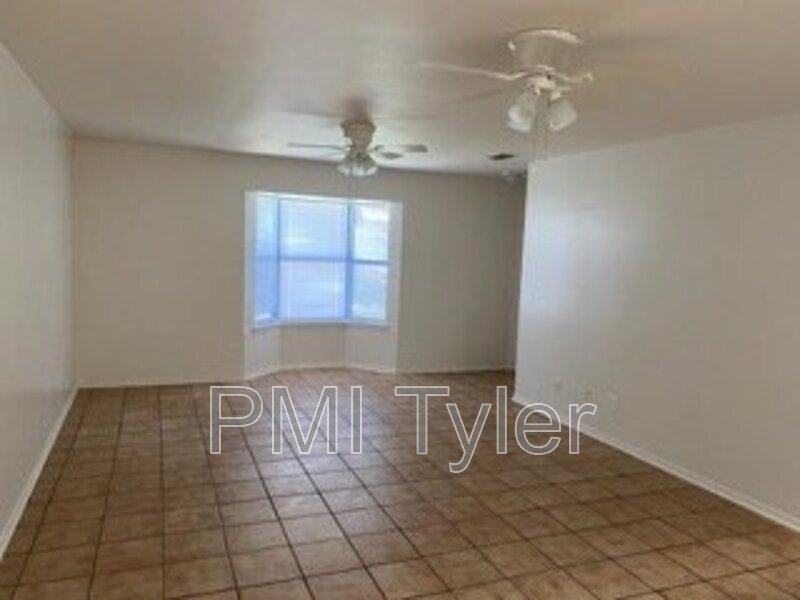 Tyler Condo: 16150 Shoshone Drive