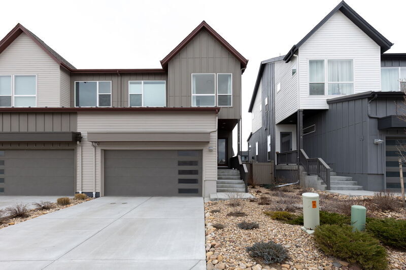 Longmont Townhome: 5830 Grandville Ave